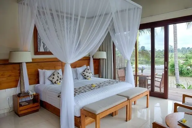 Royal Four Bedroom Pool Villa With Rice Field View