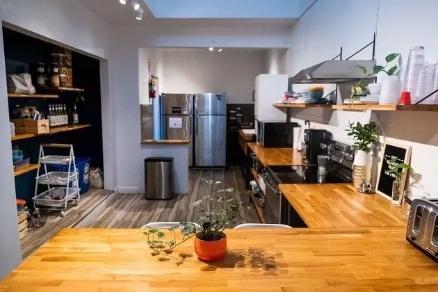 Private Double Room with extra twin beds (Gandúl)