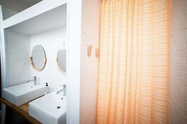 Shared Dormitory 6 Guests, Female Dorm (San Mateo)