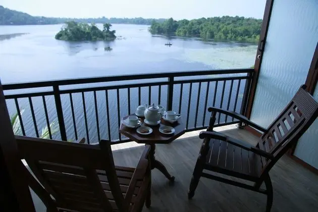 Deluxe Tek Büyük Yataklı Oda, Lagün Manzaralı, Havuz Kenarı