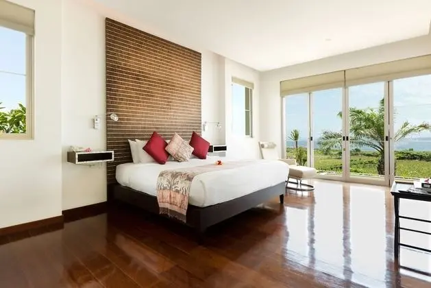 3 Bedrooms Deluxe Villa Beachfront