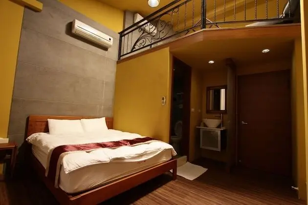 Dört Kişilik Oda, Şehir Manzaralı