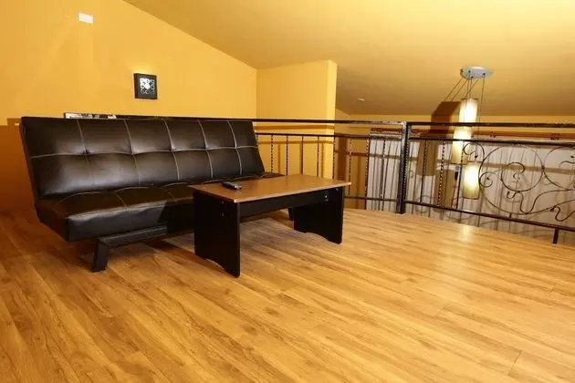 Dört Kişilik Oda, Şehir Manzaralı