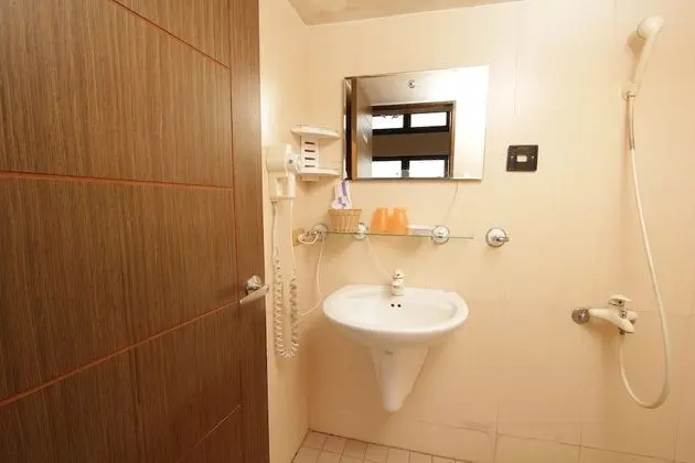Dört Kişilik Oda, Şehir Manzaralı
