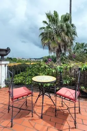 Superior Tek Büyük Yataklı Oda, Balkon, Bahçe Manzaralı