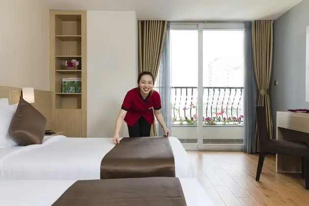 Deluxe Tek Büyük veya İki Ayrı Yataklı Oda, Balkon, Şehir Manzaralı