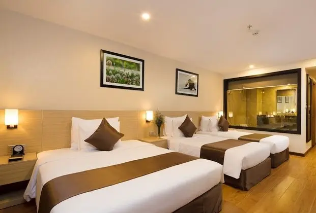 Deluxe Üç Kişilik Oda, Şehir Manzaralı