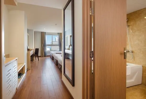 Deluxe Üç Kişilik Oda, Şehir Manzaralı