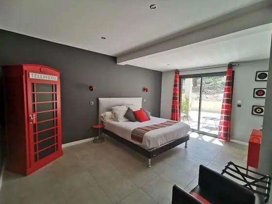 Comfort Tek Büyük Yataklı Oda, Teras (Rock'nRoll)