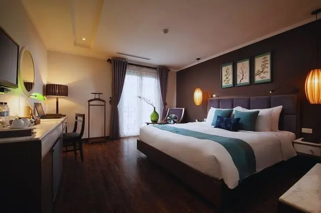 Tek Büyük Yataklı Oda (King Suite Balcony)