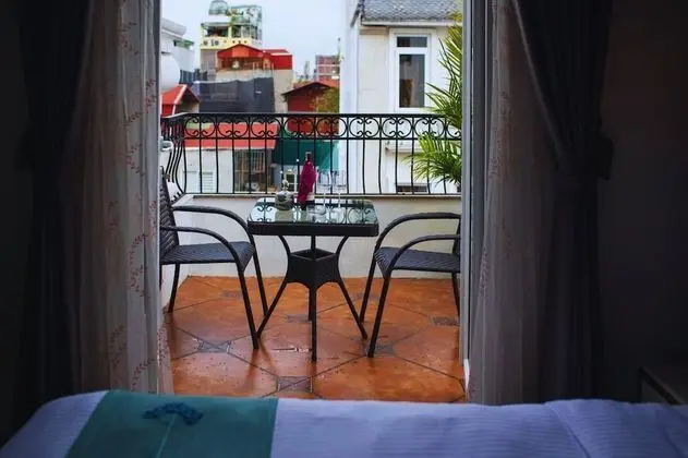 Tek Büyük Yataklı Oda (King Suite Balcony)