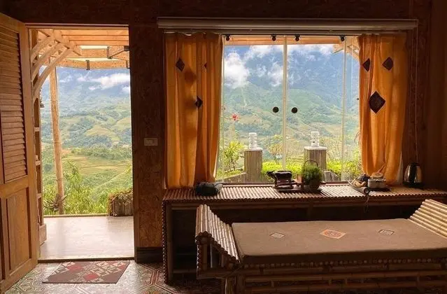 Ev, Balkon (Seasonal House - small balcony)