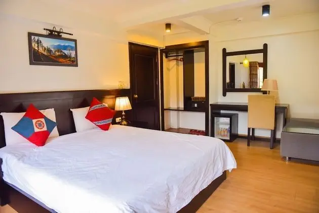 Deluxe Tek Büyük Yataklı Oda