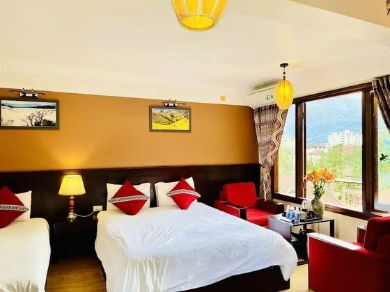 Deluxe Üç Kişilik Oda