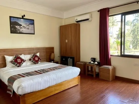 Deluxe Tek Büyük Yataklı Oda