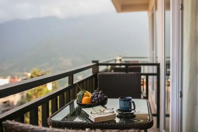 Premier Oda, Balkon
