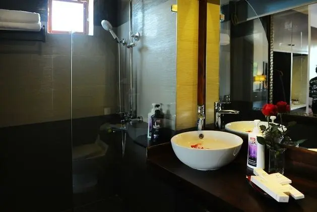 Deluxe Tek Büyük Yataklı Oda, Balkon