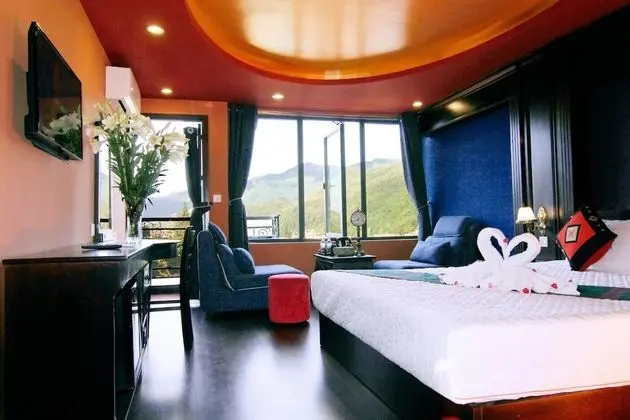 Deluxe Tek Büyük Yataklı Oda, Balkon, Dağ Manzaralı