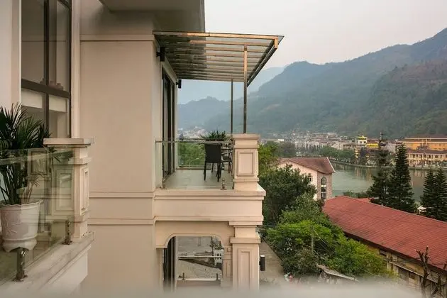 Deluxe Tek Büyük Yataklı Oda, Balkon