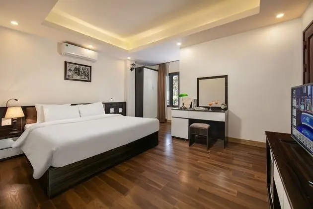 Deluxe Tek Büyük Yataklı Oda, Bahçe Manzaralı
