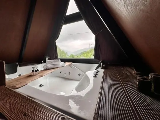 Jakuzili Bungalow , Dağ veya Havuz Manzaralı, Havuzlu