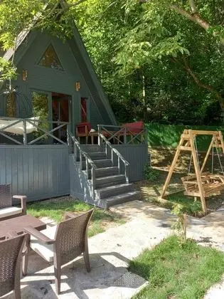 02 Isıtmalı Oval Havuzlu Bungalow Oda