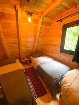 02 Isıtmalı Oval Havuzlu Bungalow Oda