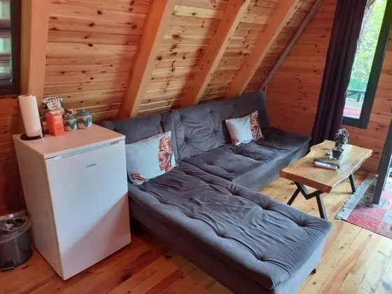 02 Isıtmalı Oval Havuzlu Bungalow Oda