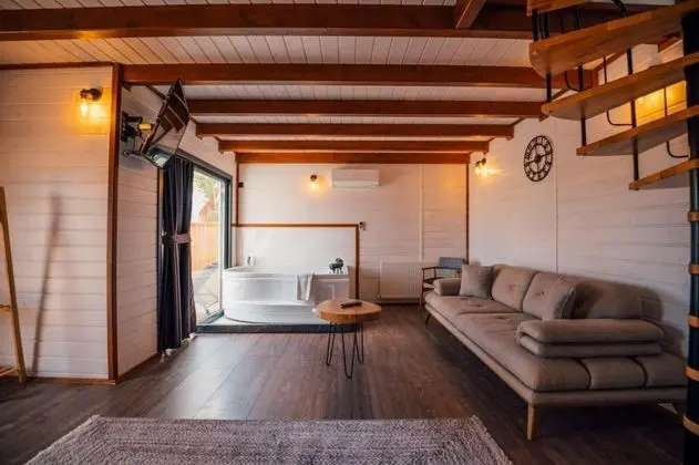 Mini Suite, Doğa Manzaralı, Isıtmalı Özel Havuzlu