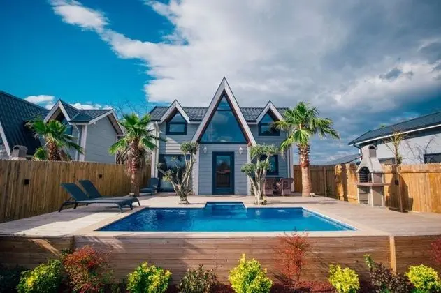 Mini Suite, Doğa Manzaralı, Isıtmalı Özel Havuzlu