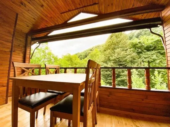 Dubleks Jakuzili Şömineli Bungalov
