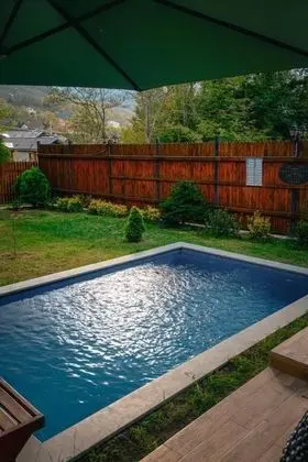 Jakuzili Bungalow , Havuz Manzaralı, Isıtmalı Özel Havuzlu
