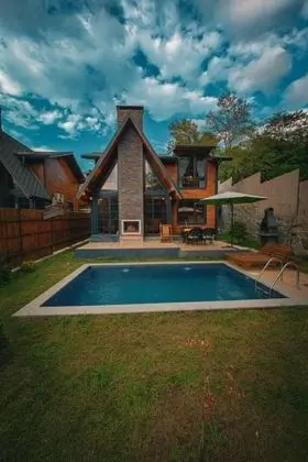 Jakuzili Bungalow , Havuz Manzaralı, Isıtmalı Özel Havuzlu