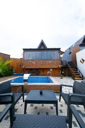 Bungalow, Göl Manzaralı, Isıtmalı Özel Havuzlu