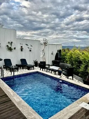Bungalow, Göl Manzaralı, Isıtmalı Özel Havuzlu