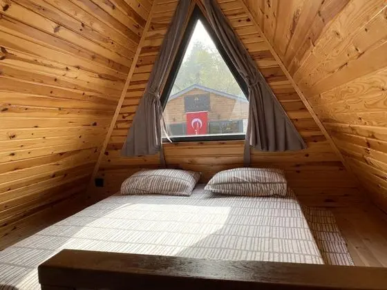 Bungalow, Göl Manzaralı, Isıtmalı Özel Havuzlu
