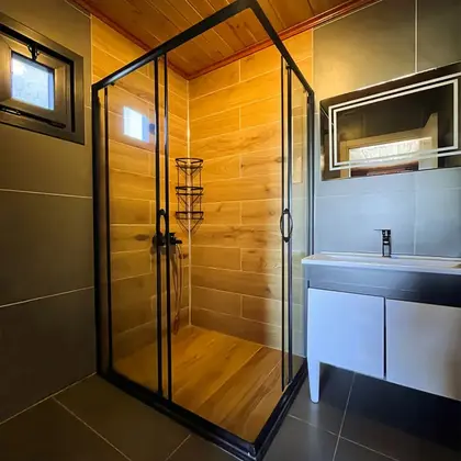 Suite Bungalow, Göl Manzaralı, Özel Havuzlu ve Bahçeli