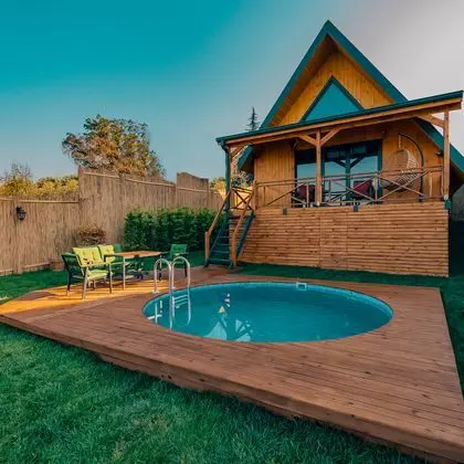 Üçgen Bungalow, Göl Manzaralı, Özel Havuzlu Ve Bahçeli