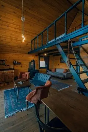 Üçgen Bungalow, Göl Manzaralı, Özel Havuzlu ve Bahçeli