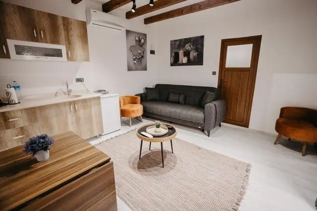 Suite - İki Yatak Odalı, Havuz Manzaralı, Isıtmalı Özel Havuzlu