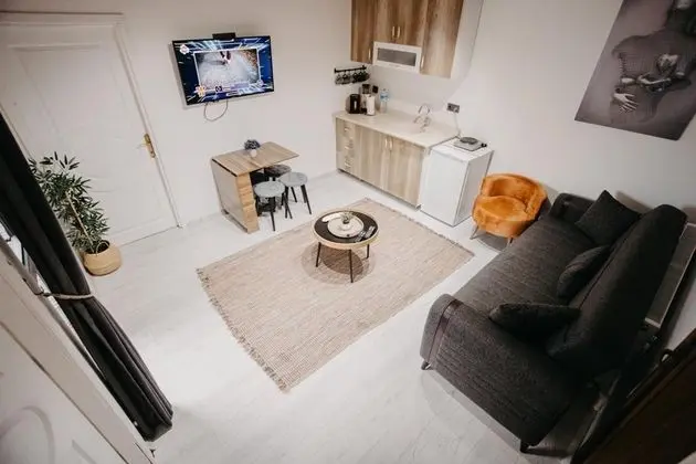 Suite - İki Yatak Odalı, Havuz Manzaralı, Isıtmalı Özel Havuzlu