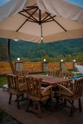 Jakuzili Şömineli Bungalow,Dağ Manzaralı,Isıtmalı Özel Havuzlu