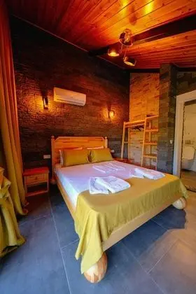 Jakuzili Şömineli Bungalow,Dağ Manzaralı,Isıtmalı Özel Havuzlu