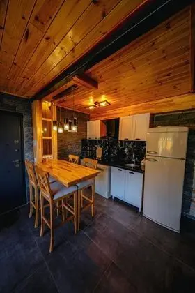 Jakuzili Şömineli Bungalow,Dağ Manzaralı,Isıtmalı Özel Havuzlu