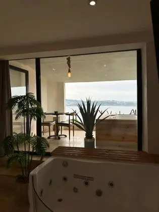 Deluxe Jakuzili Suite, Göl Manzaralı, Jakuzili ve Balkonlu