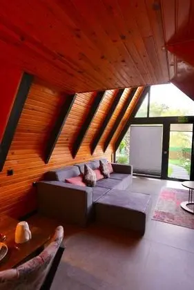 1+1 Bungalov, Göl Manzaralı, Özel Havuzlu ve Bahçeli