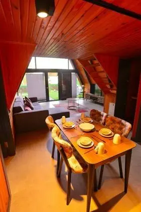 1+1 Bungalov, Göl Manzaralı, Özel Havuzlu ve Bahçeli