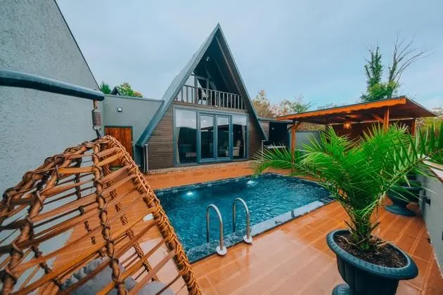 Deluxe Bungalow,Isıtmalı Özel Havuzlu