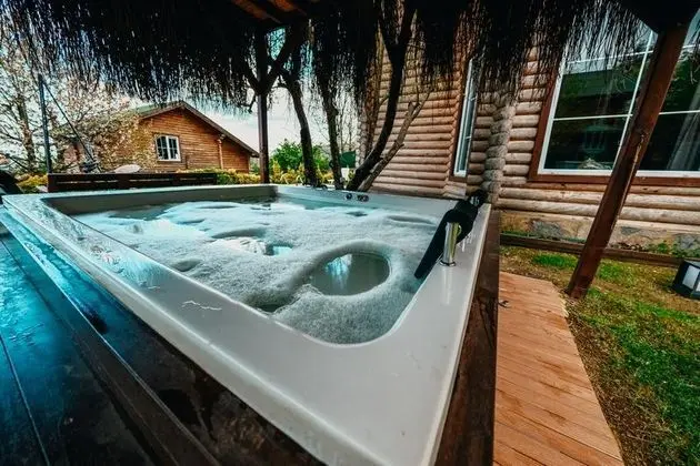 Bungalow, Göl Manzaralı, Isıtmalı Özel Havuzlu