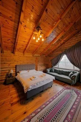 Bungalow, Göl Manzaralı, Isıtmalı Özel Havuzlu